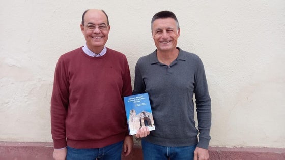 Agustín Melchor y José Antonio Ramos publican un libro sobre la iglesia de Cruz de la Sierra