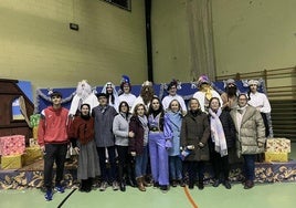 Responsables de la representación, con los Reyes Magos.