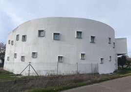 La fachada de la Junta de Cofradías ya reparada.