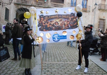 El Sagrado Corazón de Jesús lleva a cabo un desfile basado en 'El Carnaval del Siglo'