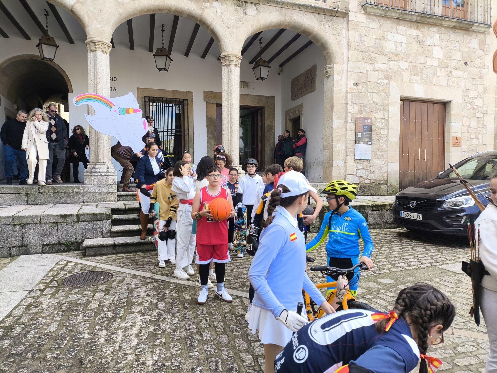 El Sagrado Corazón de Jesús lleva a cabo un desfile basado en 'El Carnaval del Siglo'