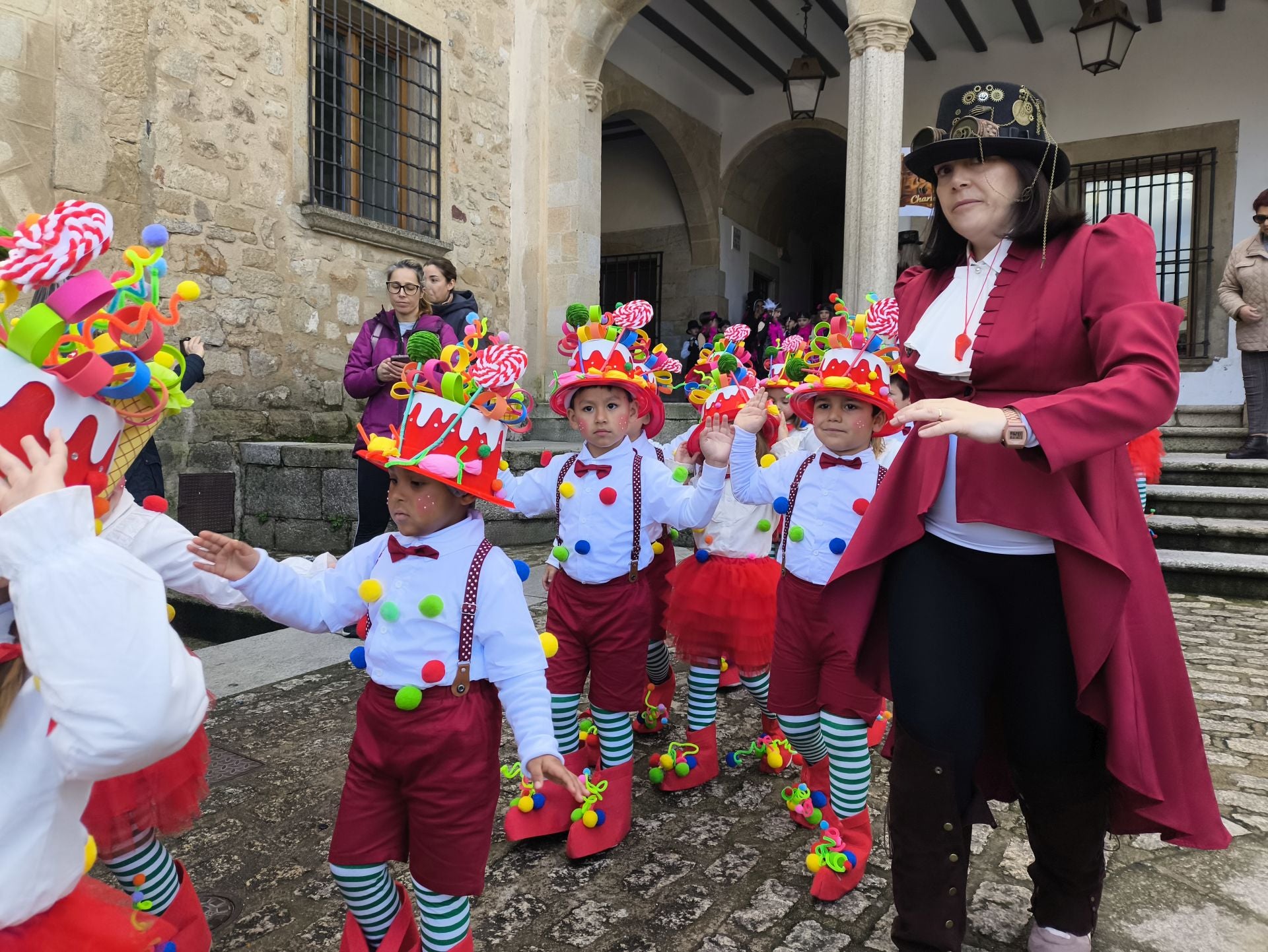 El Sagrado Corazón de Jesús lleva a cabo un desfile basado en 'El Carnaval del Siglo'