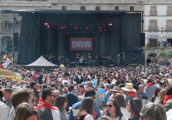 La plaza Mayor en la fiesta del Chíviri