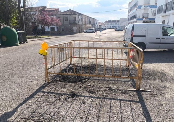 Una de las últimas averías producidas en la calle Emilio Martínez.