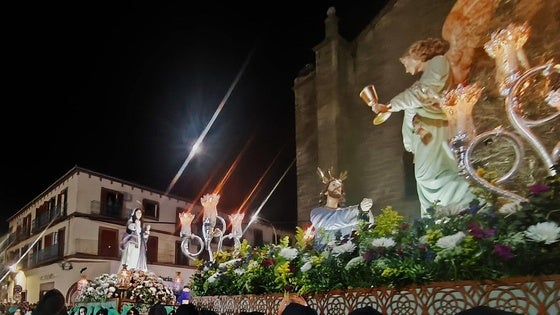 La Oración en el Huerto y La Magdalena simbolizan su encuentro, ante decenas de personas