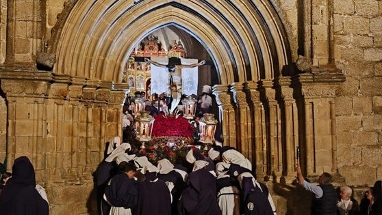 Pasión, devoción y múcho público durante el Miércoles Santo