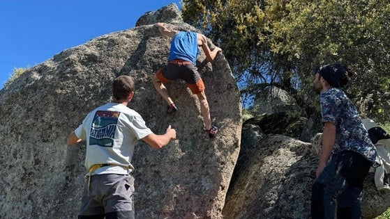 El club de escalada El Berrocal celebra su quinto aniversario con una convivencia