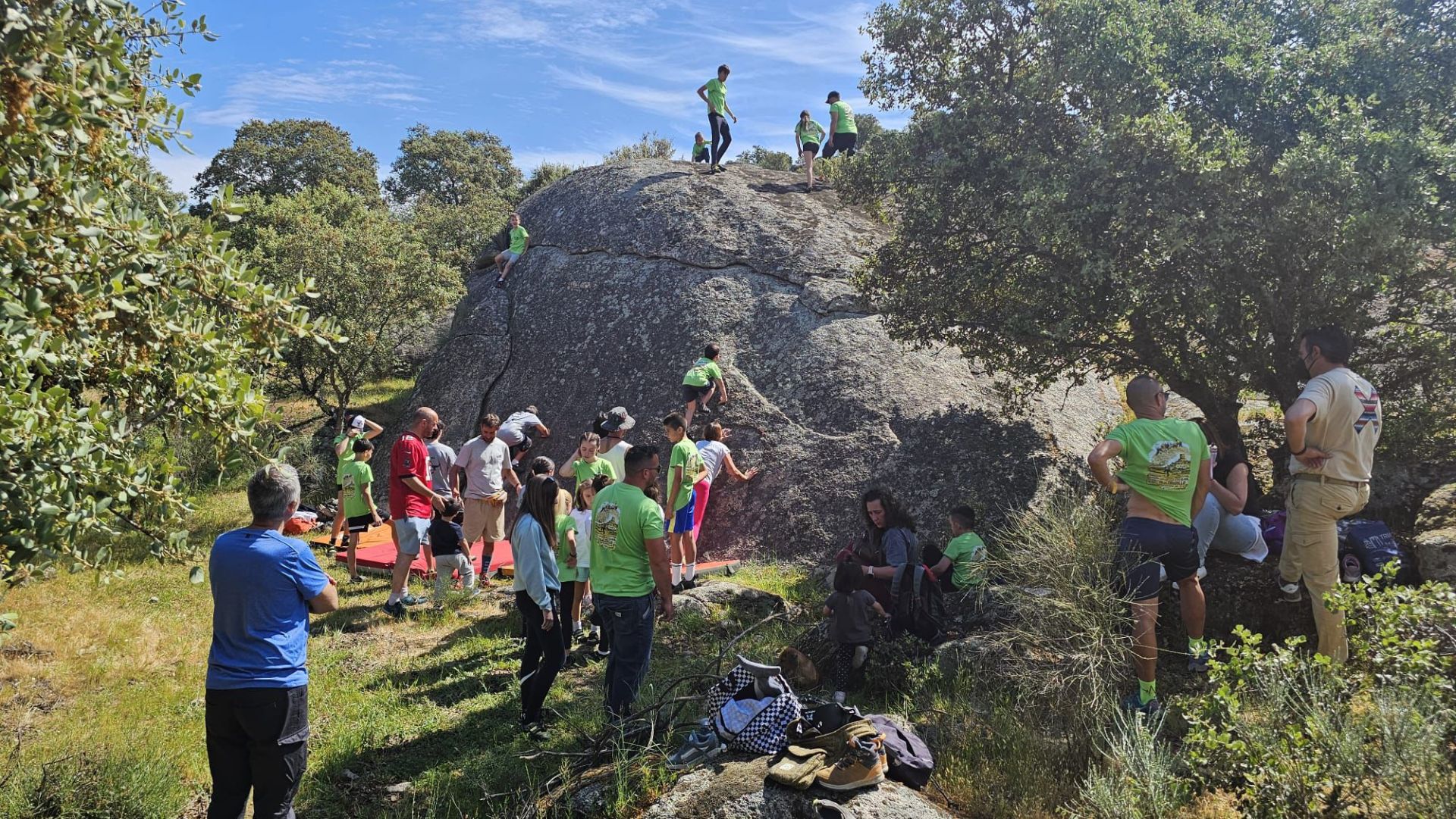 Gran convivencia del club de escalada El Berrocal