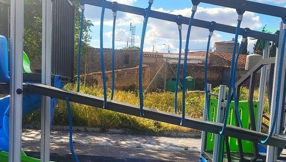 Personas usuarias del Resbaladero presentan un escrito con cien firmas para que se arregle