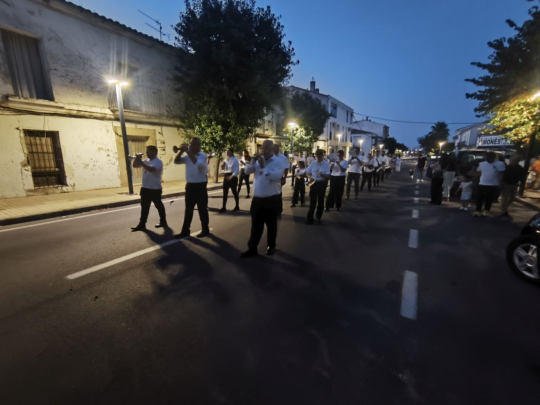 La procesión de La Piedad acoge a numerosas personas