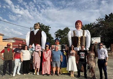 Integrantes de la asociación Gigantes y CAbezudos.