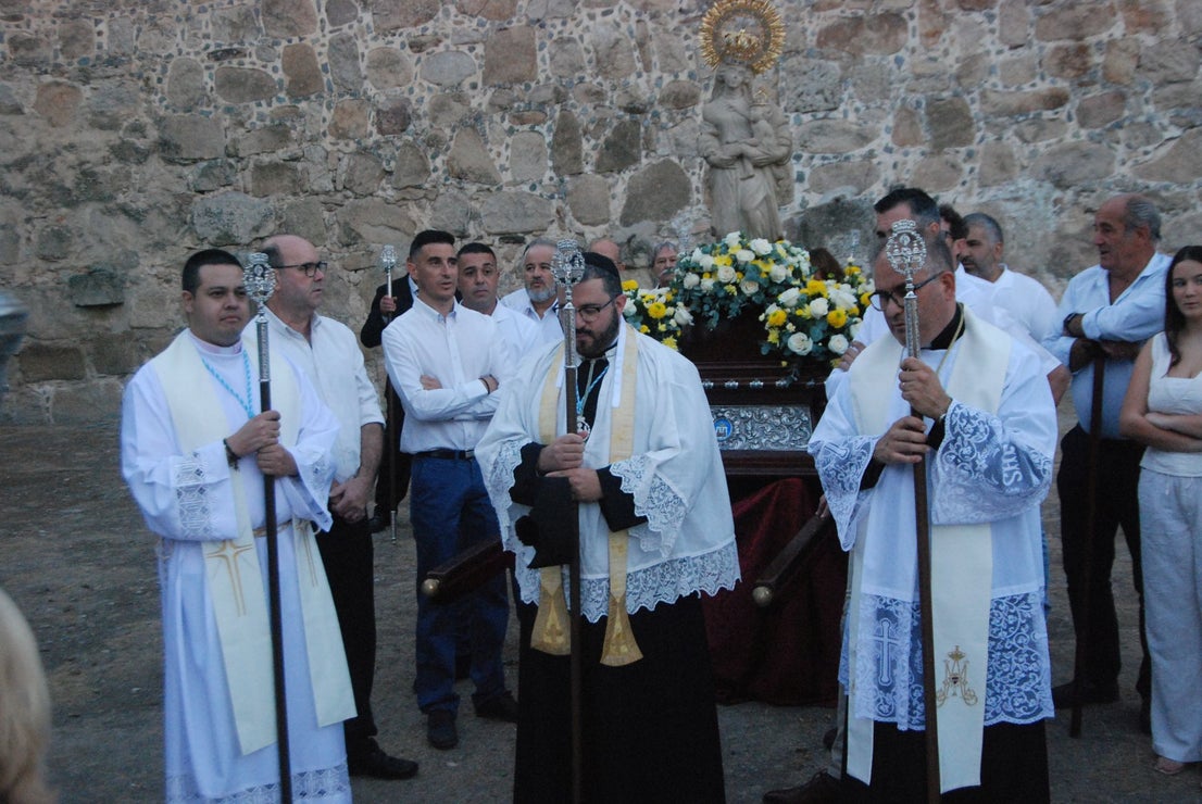 La Patrona llega a la iglesia de San Martín