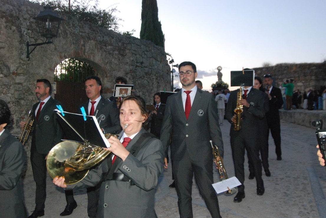 La Patrona llega a la iglesia de San Martín