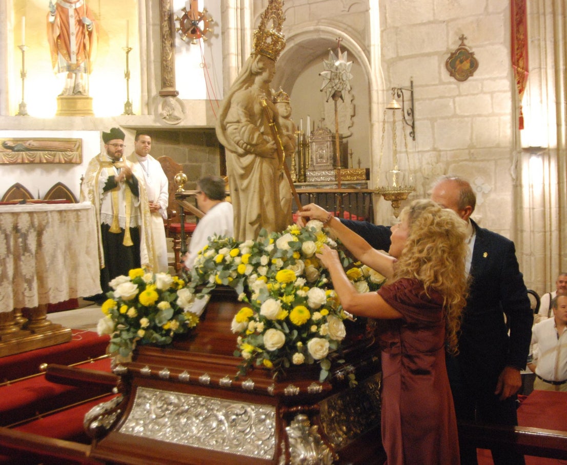 La Patrona llega a la iglesia de San Martín