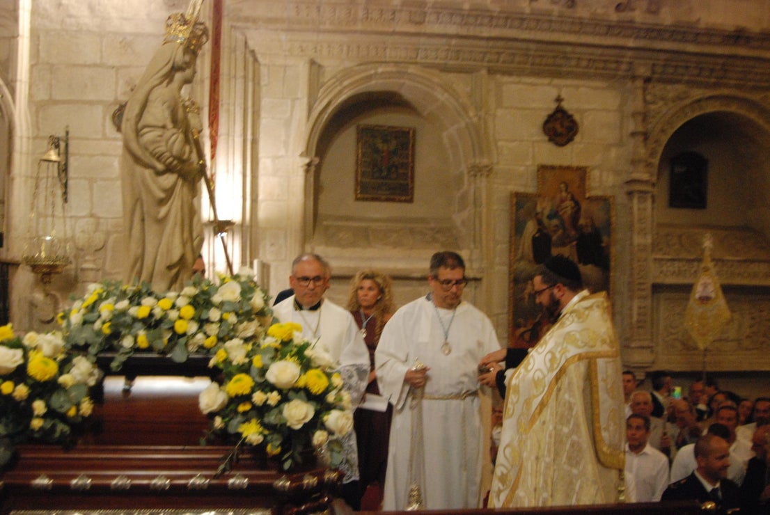 La Patrona llega a la iglesia de San Martín