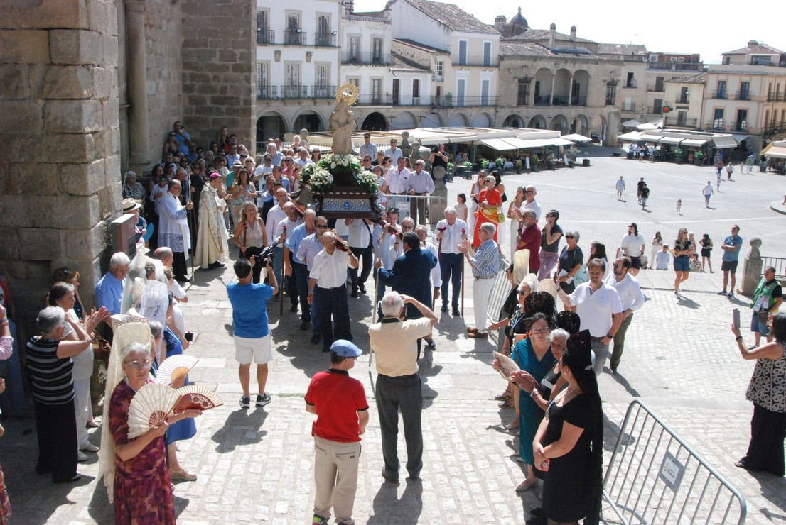 La Patrona vuelve a la alcazaba trujillana