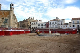 La plaza de toros portátil con los últimos preparativos, ayer 