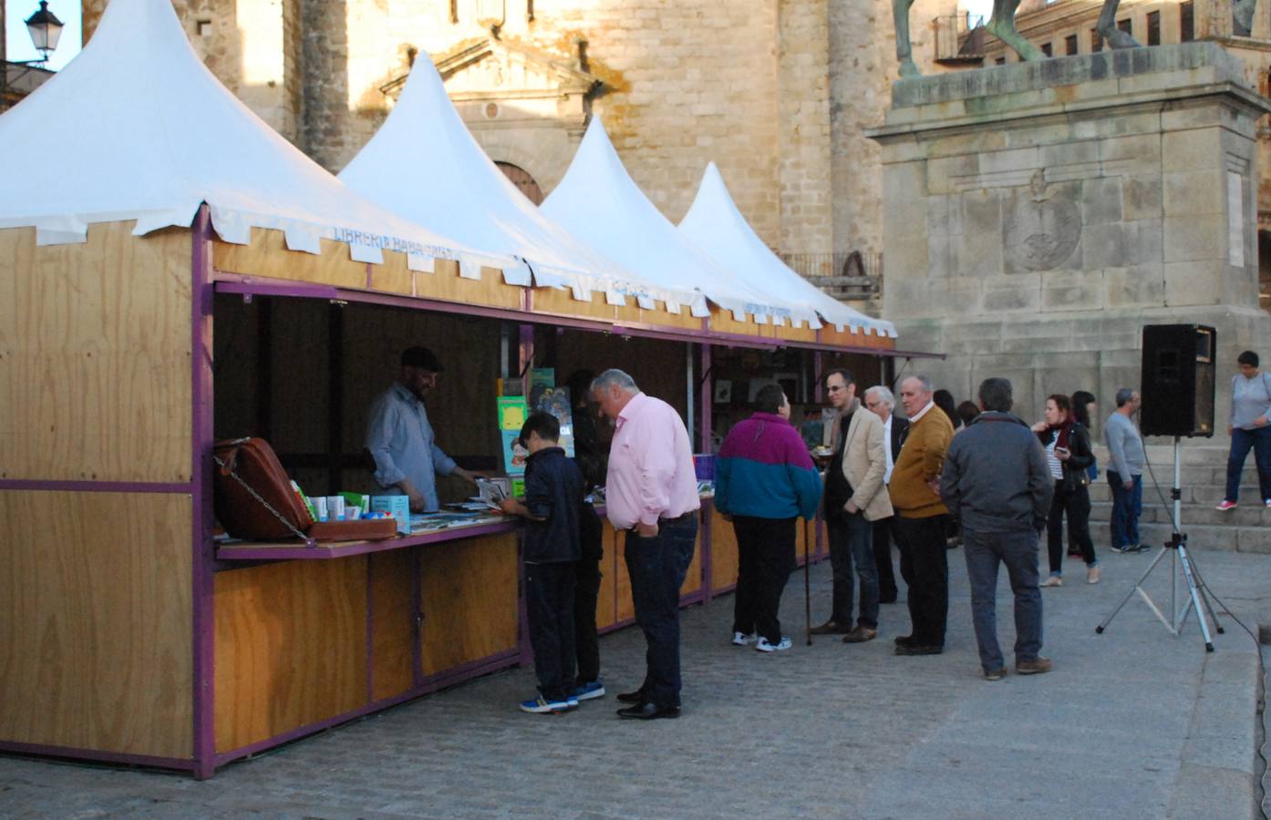 Los organizadores se muestran satisfechos por el desarrollo de la Feria del Libro
