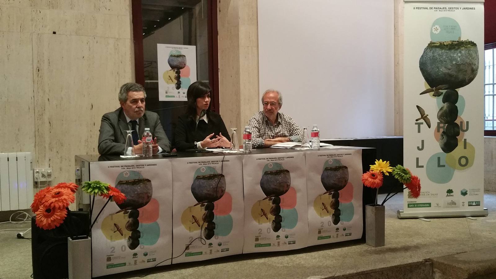Presentación del festival en Cáceres, junto a la exposición en la sede del Colegio de Arquitectos. CEDIDA