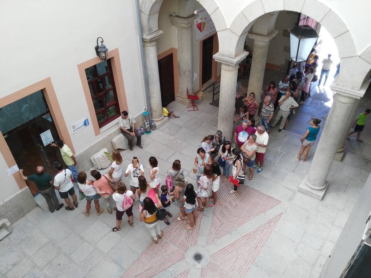 Cola para la retirada de entradas el primer día que se pusieron a la venta 