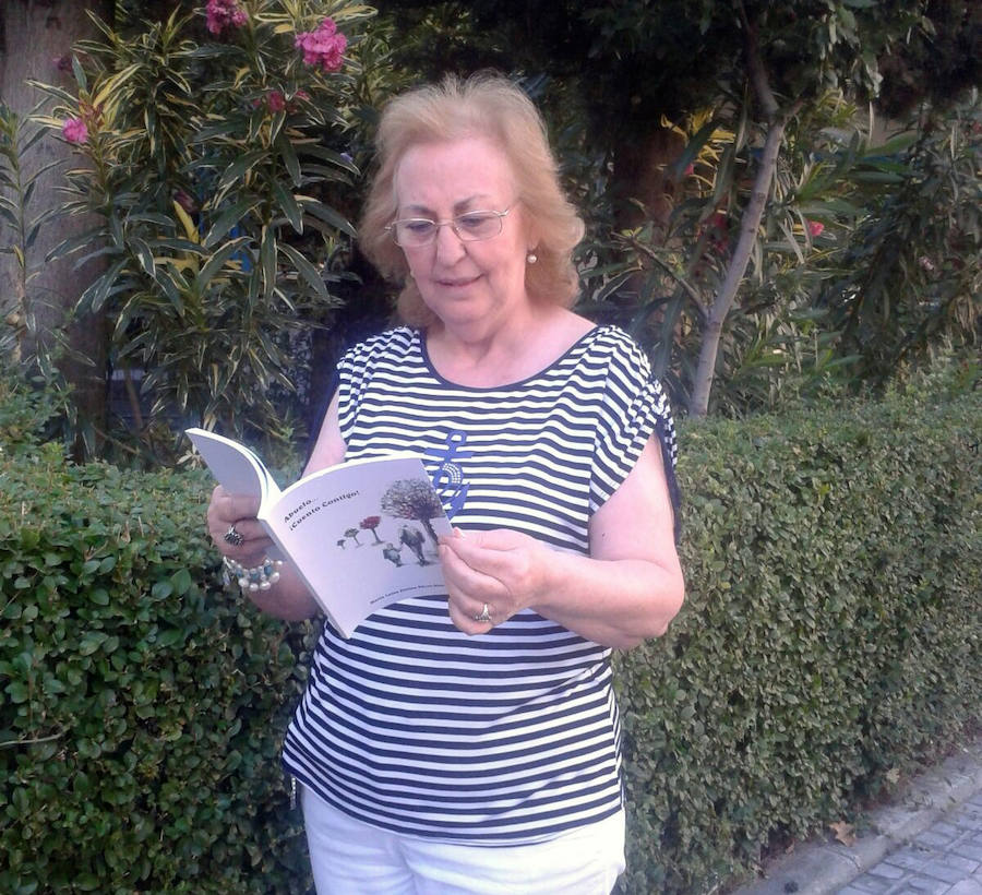 María Luisa Pablos plasma en un libro su experiencia en las aulas