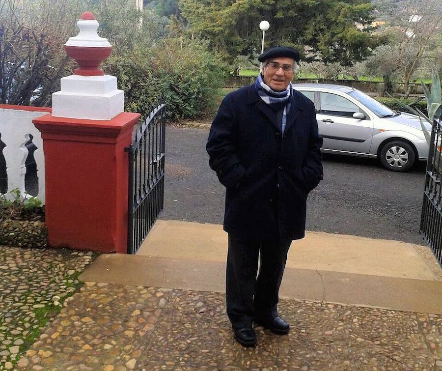 El sacerdote Florían Rodriguez, en San Clemente 