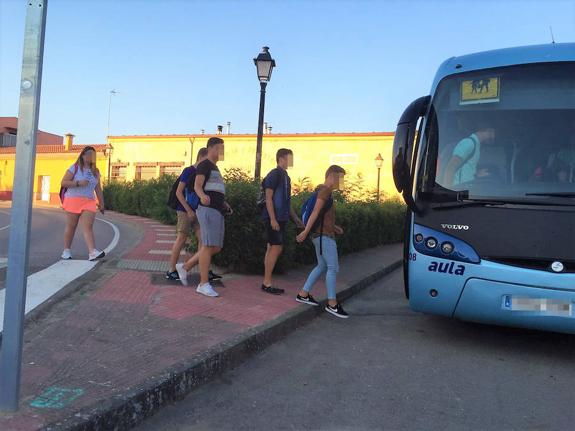 Padres de Torrecillas denuncian problemas con el transporte escolar