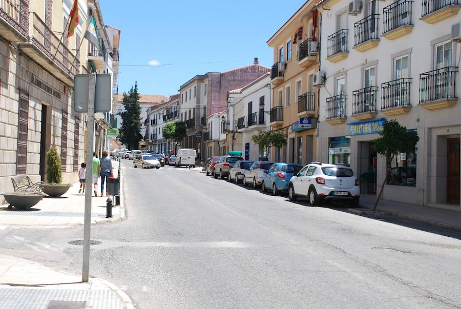 Los empresarios se reúnen hoy por la polémica sobre la normativa de los carteles