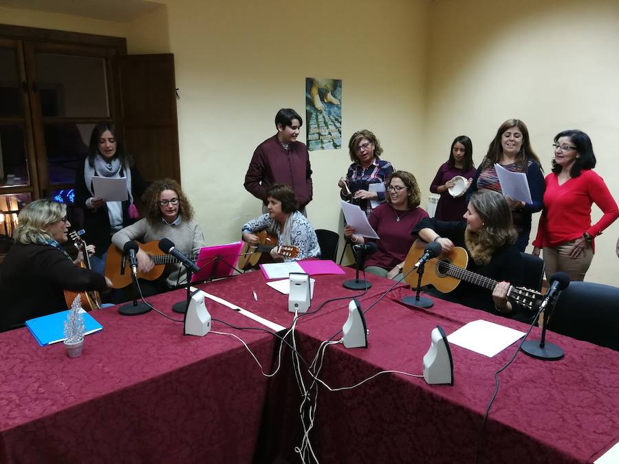 Asistentes al final de fiestas del Mochuelo JSP