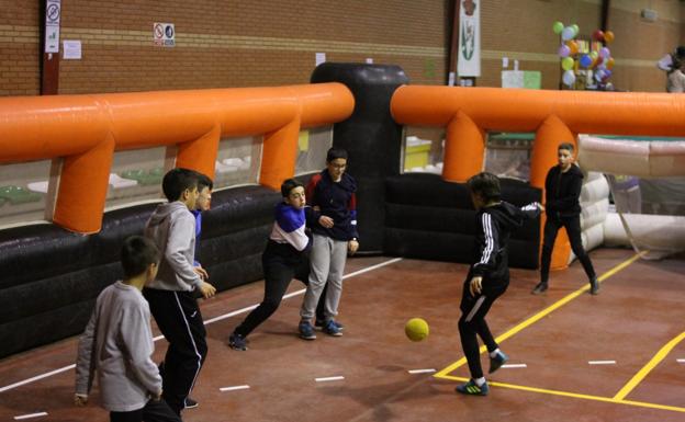 Galería. El mimi campo de fútbol, siempre un clásico