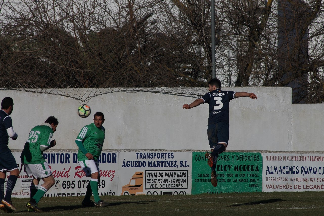 Imágenes del encuentro de semifinales de la Copa Luiqui de Veteranos disputado en el Municipal de San Roque y que terminó 1-3 (30-12-2018)