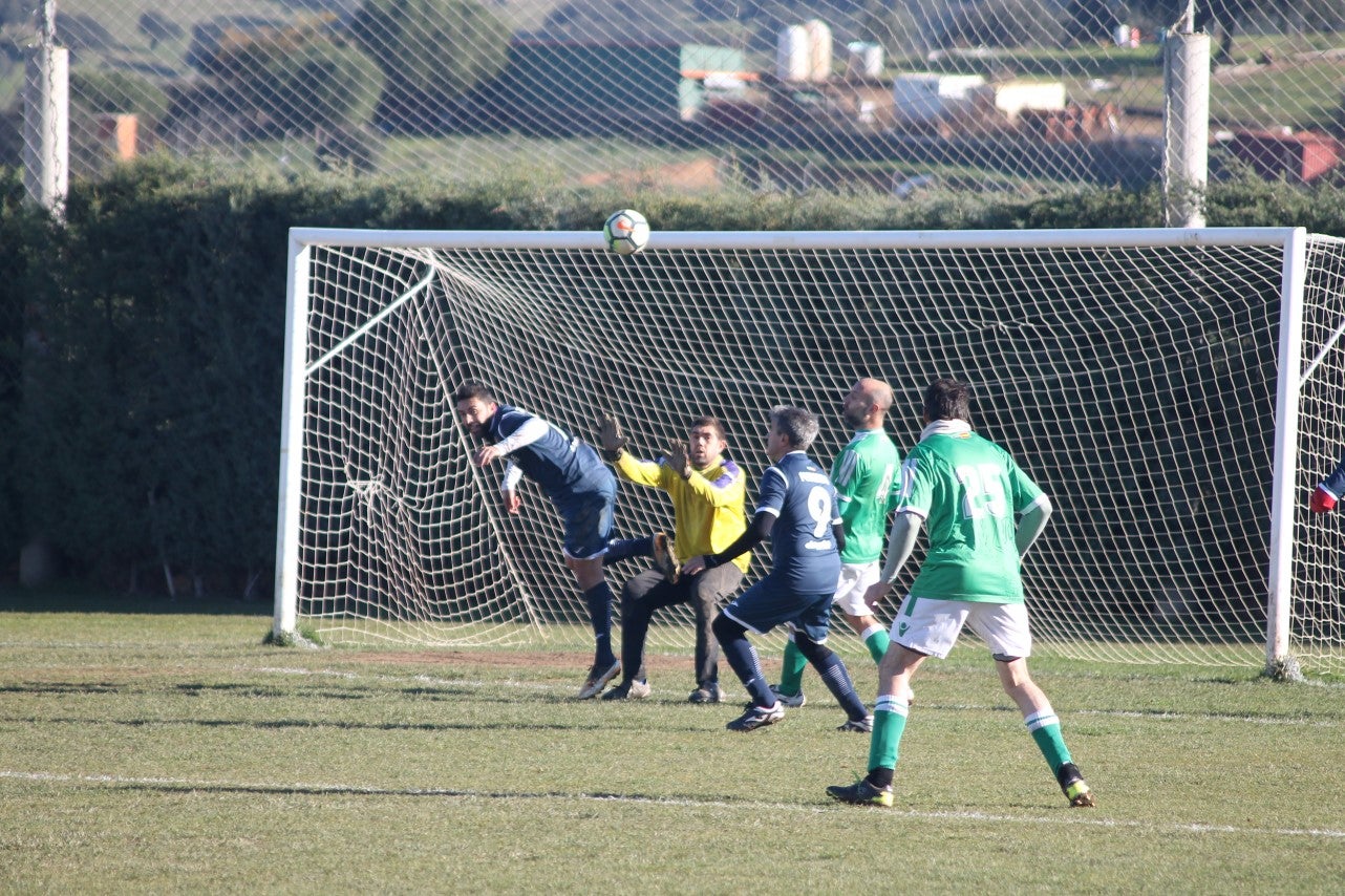 Imágenes del encuentro de semifinales de la Copa Luiqui de Veteranos disputado en el Municipal de San Roque y que terminó 1-3 (30-12-2018)