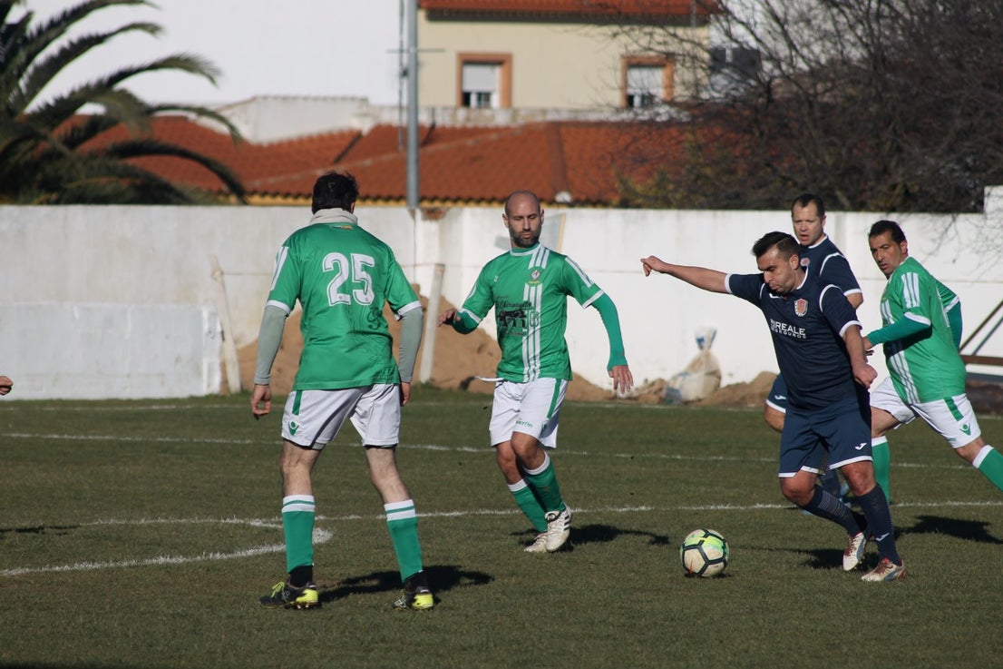 Imágenes del encuentro de semifinales de la Copa Luiqui de Veteranos disputado en el Municipal de San Roque y que terminó 1-3 (30-12-2018)