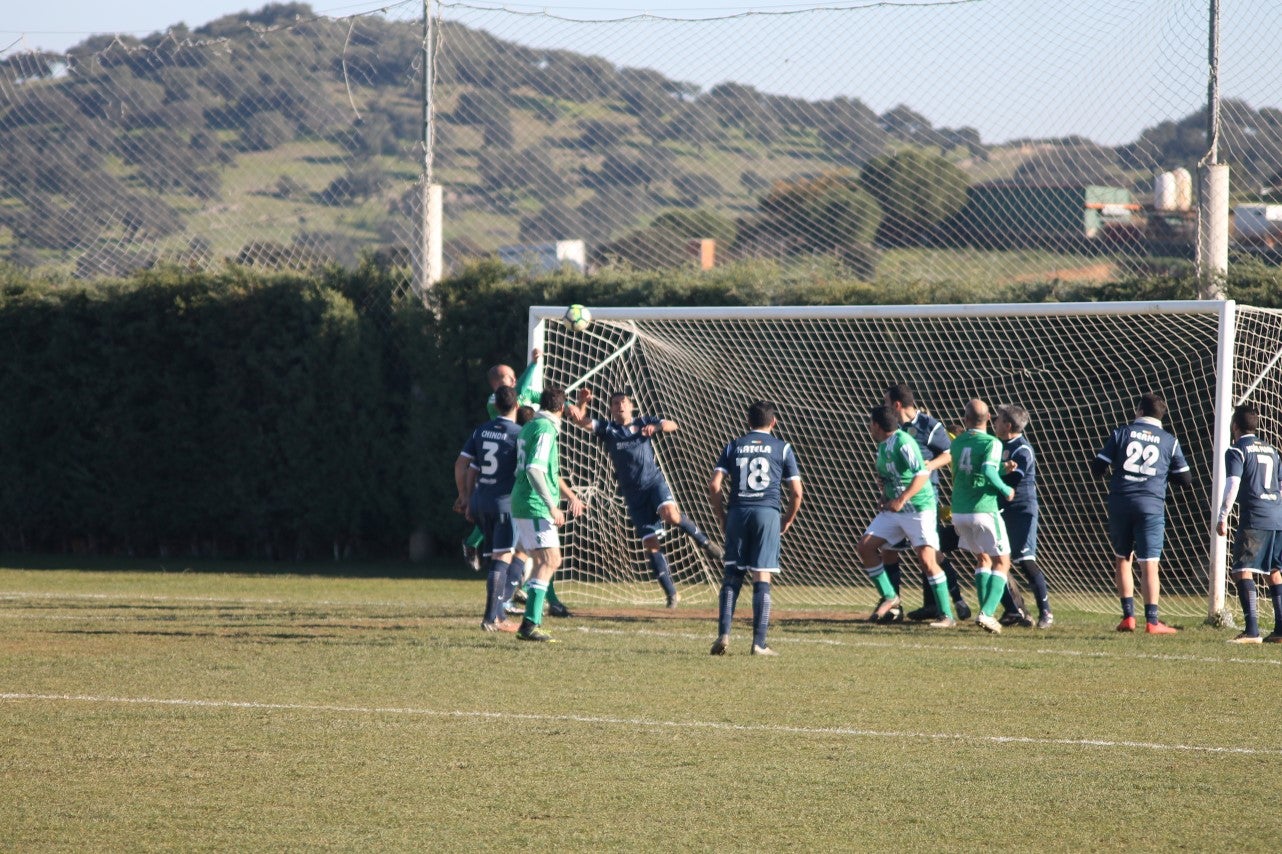 Imágenes del encuentro de semifinales de la Copa Luiqui de Veteranos disputado en el Municipal de San Roque y que terminó 1-3 (30-12-2018)