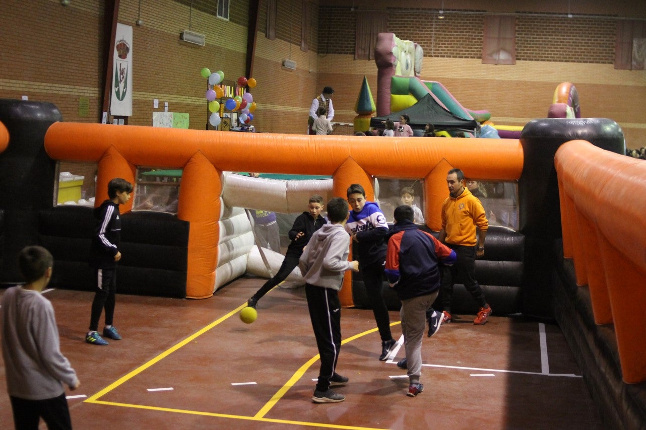 Algunas imágenes de la quinta edición de Valverdilandia celebrada en el pabellón polideportivo de Valverde de Leganés (29-12-2018)