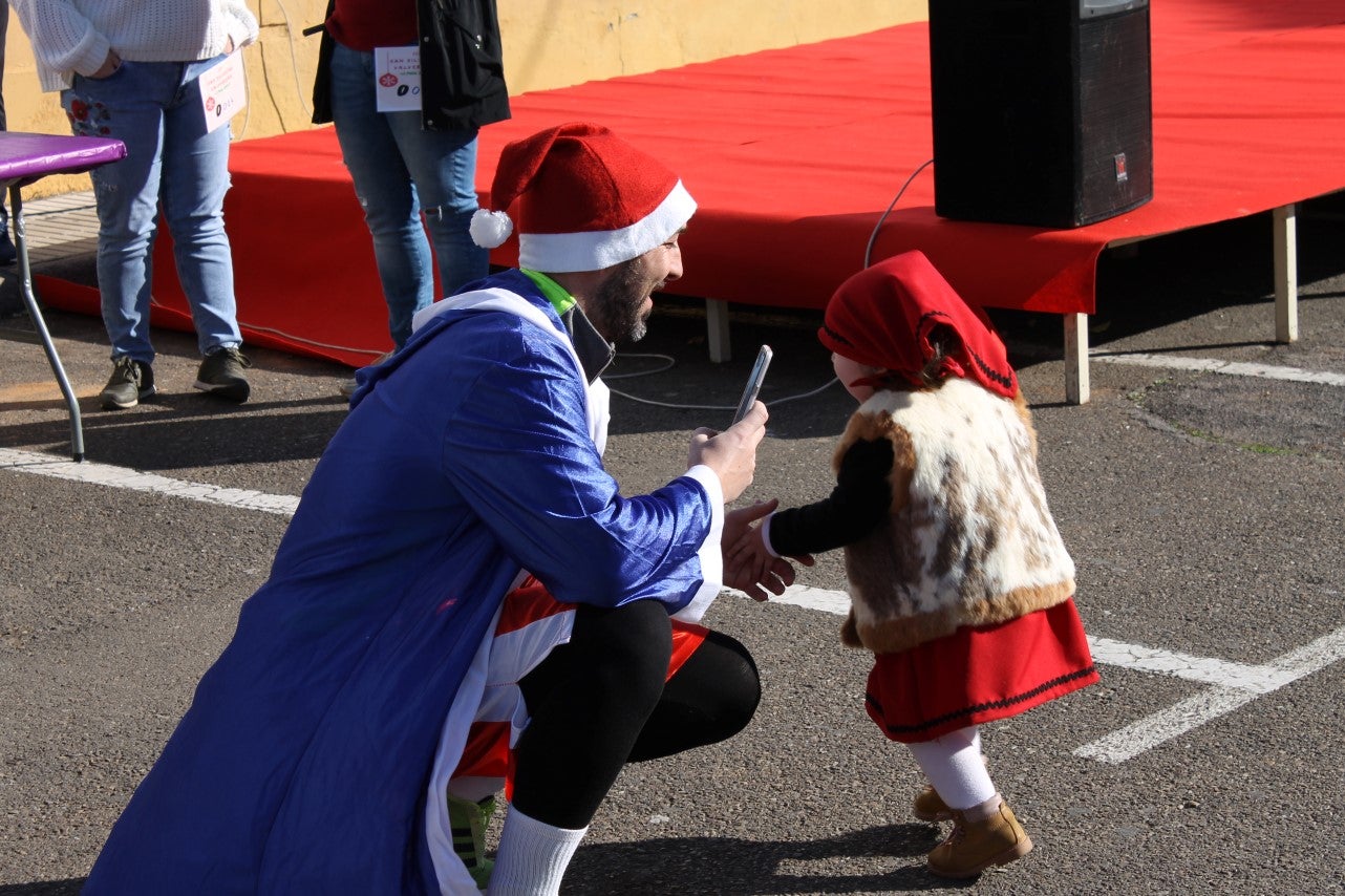 Algnas imágenes de la tercera edición de la San Silvestre Solidaria 2018, celebrada en Valverde de Leganés (30-12-2018)