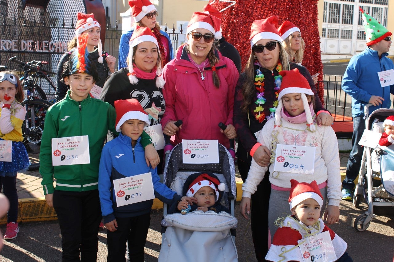 Algnas imágenes de la tercera edición de la San Silvestre Solidaria 2018, celebrada en Valverde de Leganés (30-12-2018)