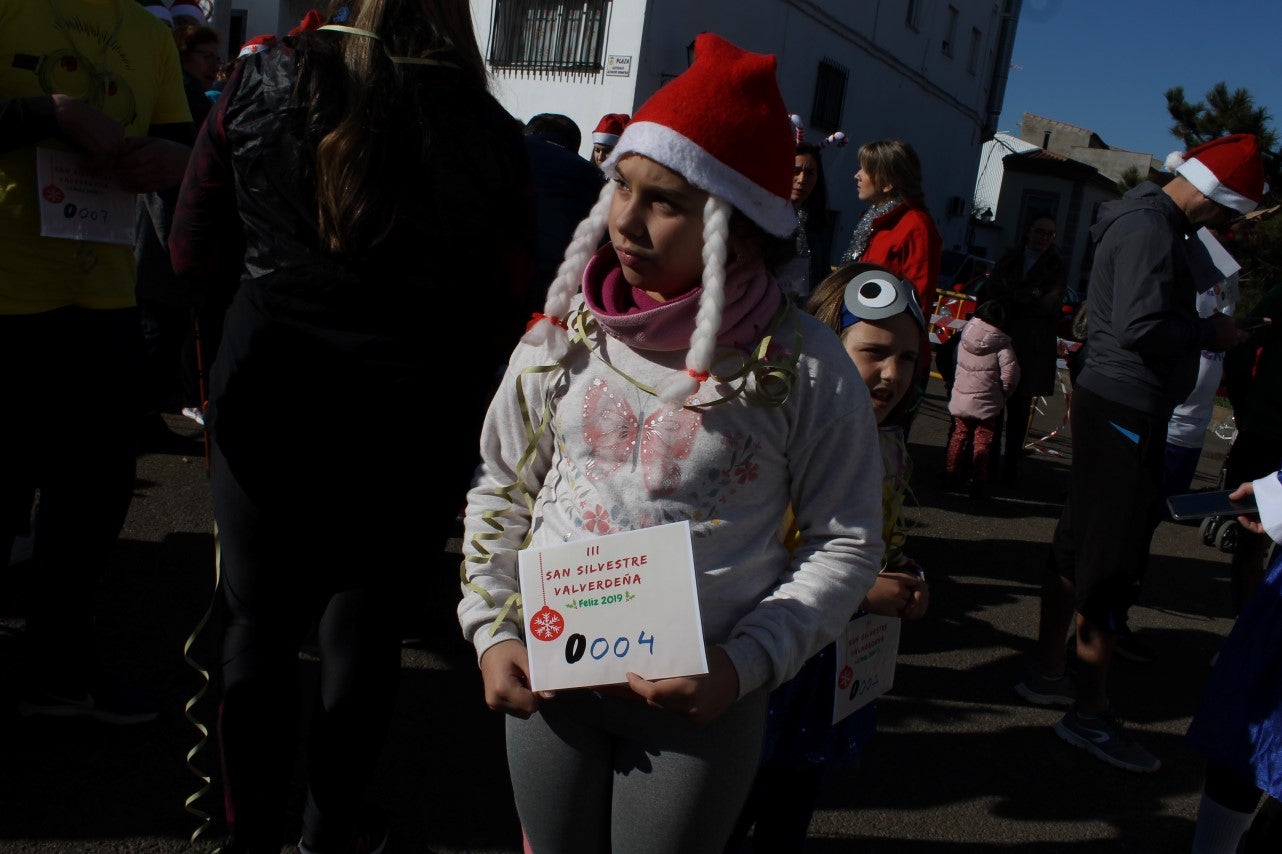 Algnas imágenes de la tercera edición de la San Silvestre Solidaria 2018, celebrada en Valverde de Leganés (30-12-2018)