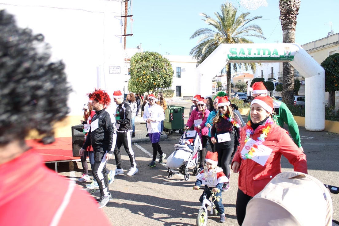 Algnas imágenes de la tercera edición de la San Silvestre Solidaria 2018, celebrada en Valverde de Leganés (30-12-2018)