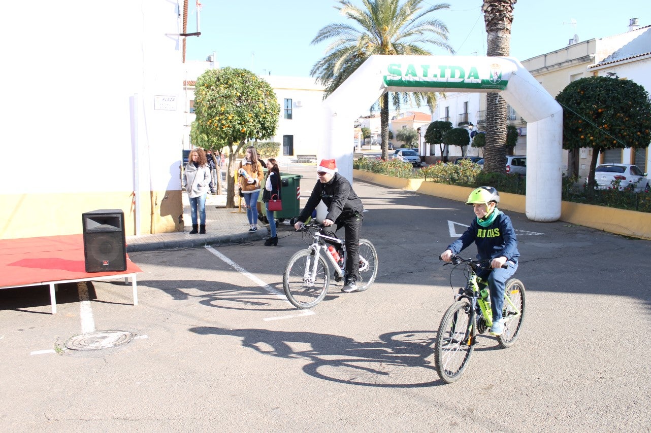 Algnas imágenes de la tercera edición de la San Silvestre Solidaria 2018, celebrada en Valverde de Leganés (30-12-2018)