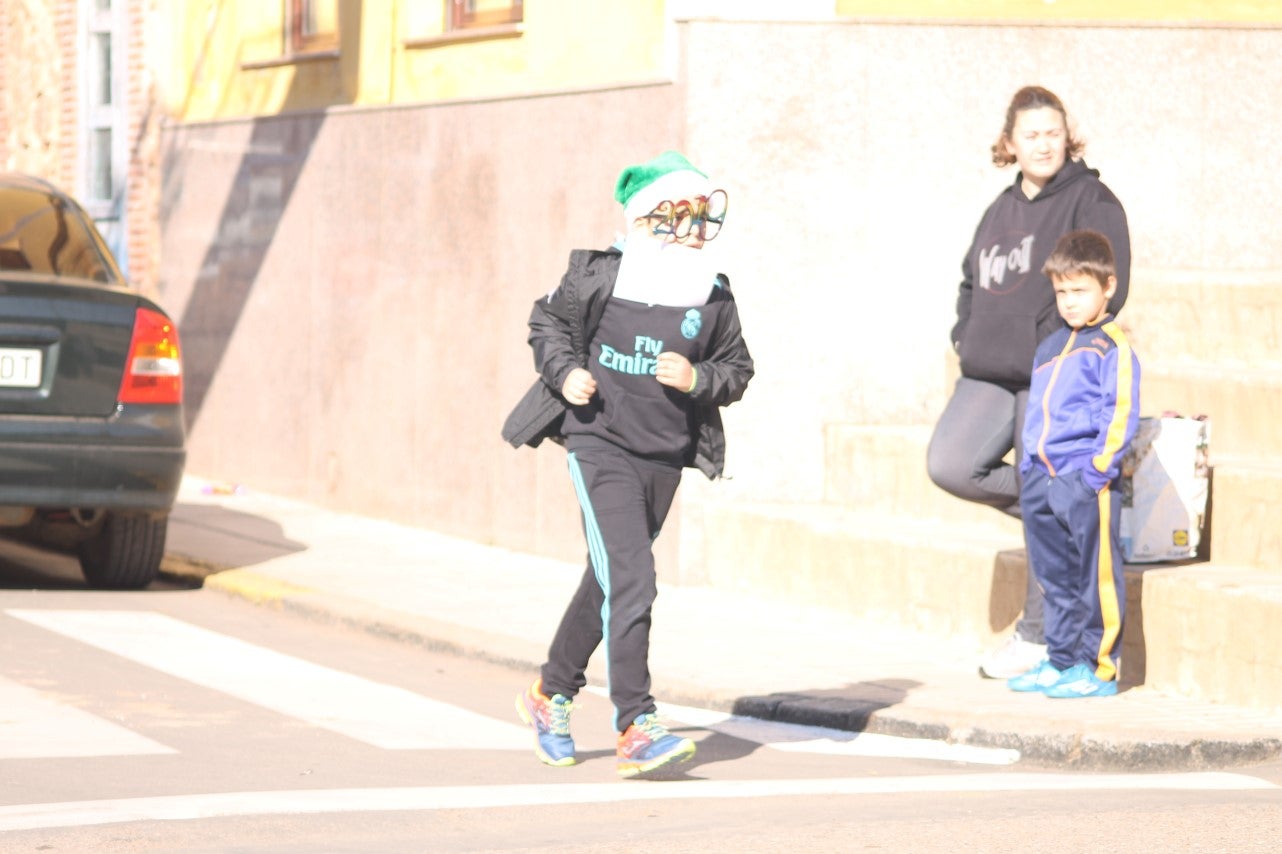 Algunas imágenes de la tercera edición de la San Silvestre Solidaria 2018, celebrada en Valverde de Leganés (30-12-2018)