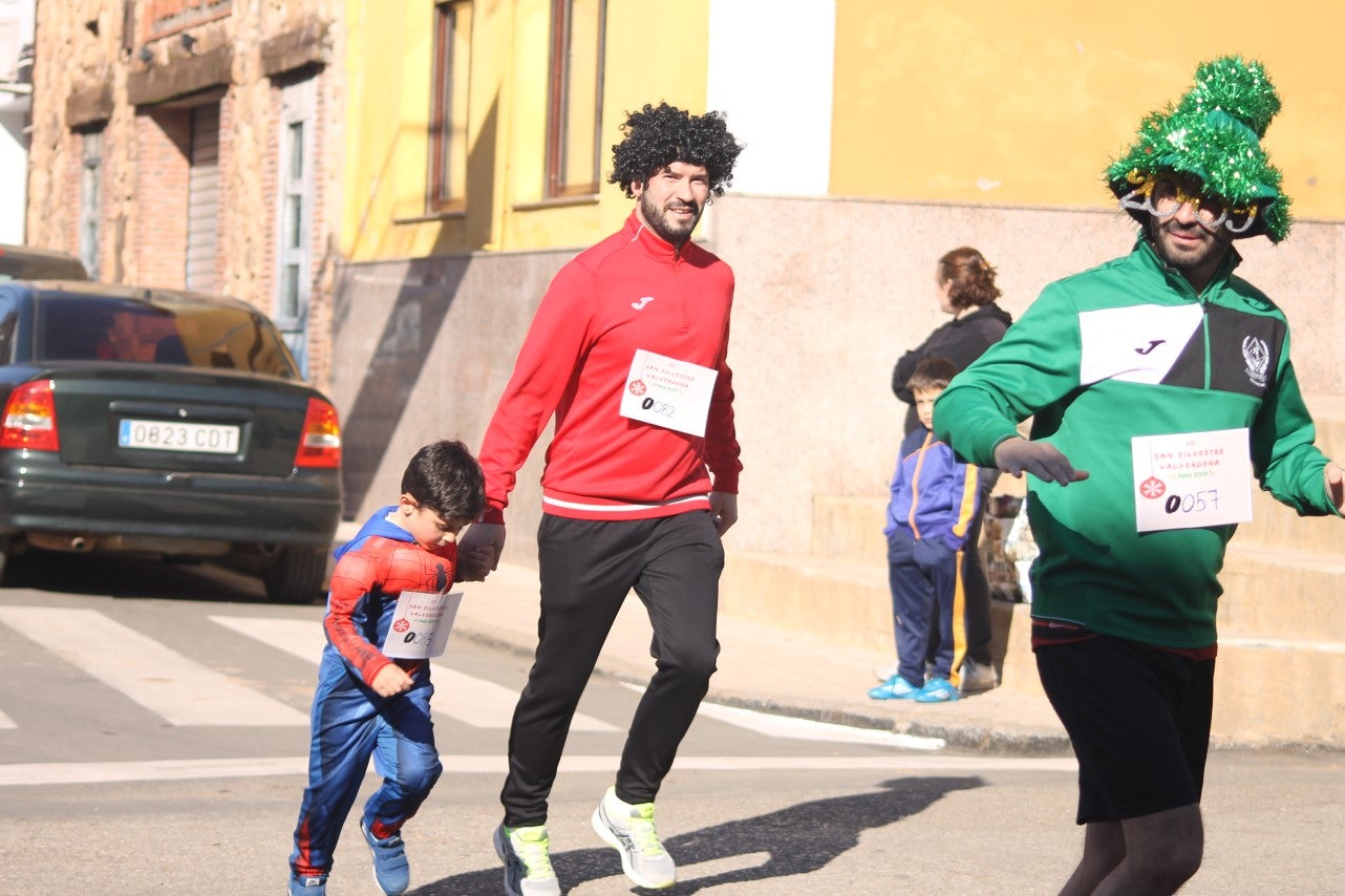 Algunas imágenes de la tercera edición de la San Silvestre Solidaria 2018, celebrada en Valverde de Leganés (30-12-2018)