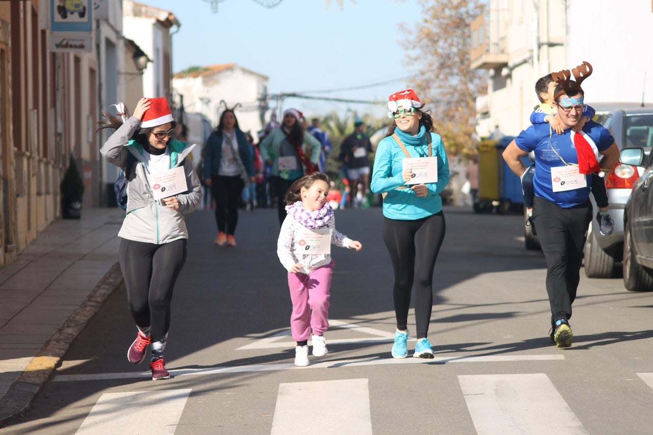 Algunas imágenes de la tercera edición de la San Silvestre Solidaria 2018, celebrada en Valverde de Leganés (30-12-2018)