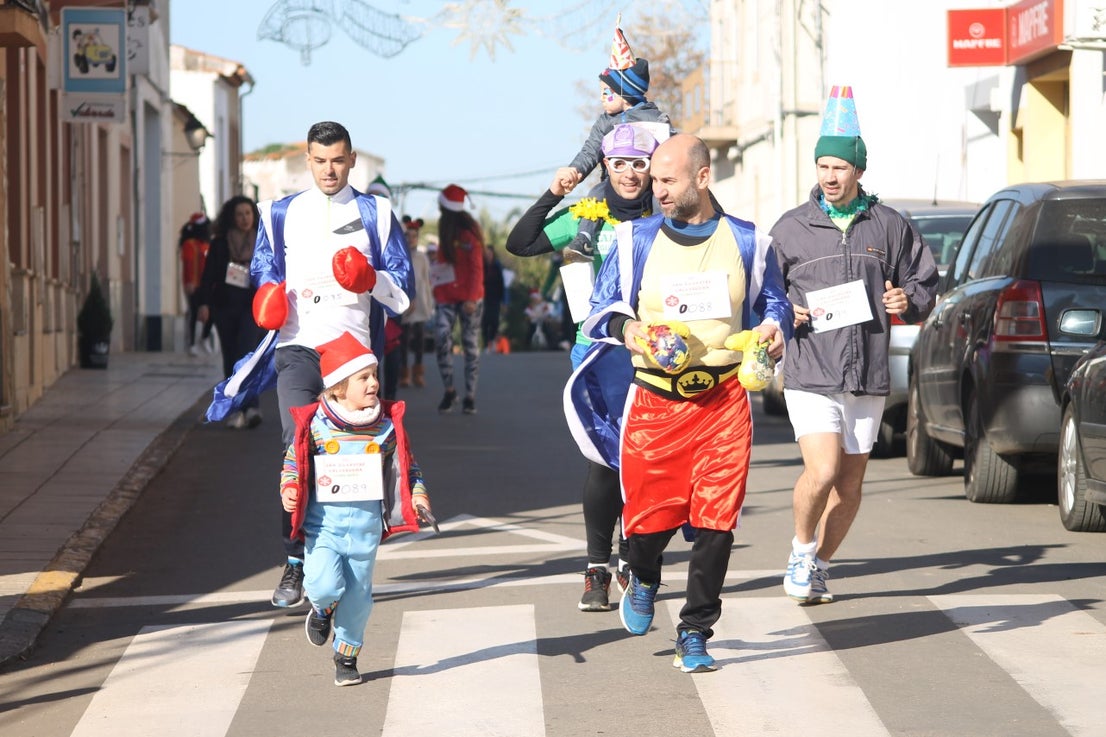 Algunas imágenes de la tercera edición de la San Silvestre Solidaria 2018, celebrada en Valverde de Leganés (30-12-2018)