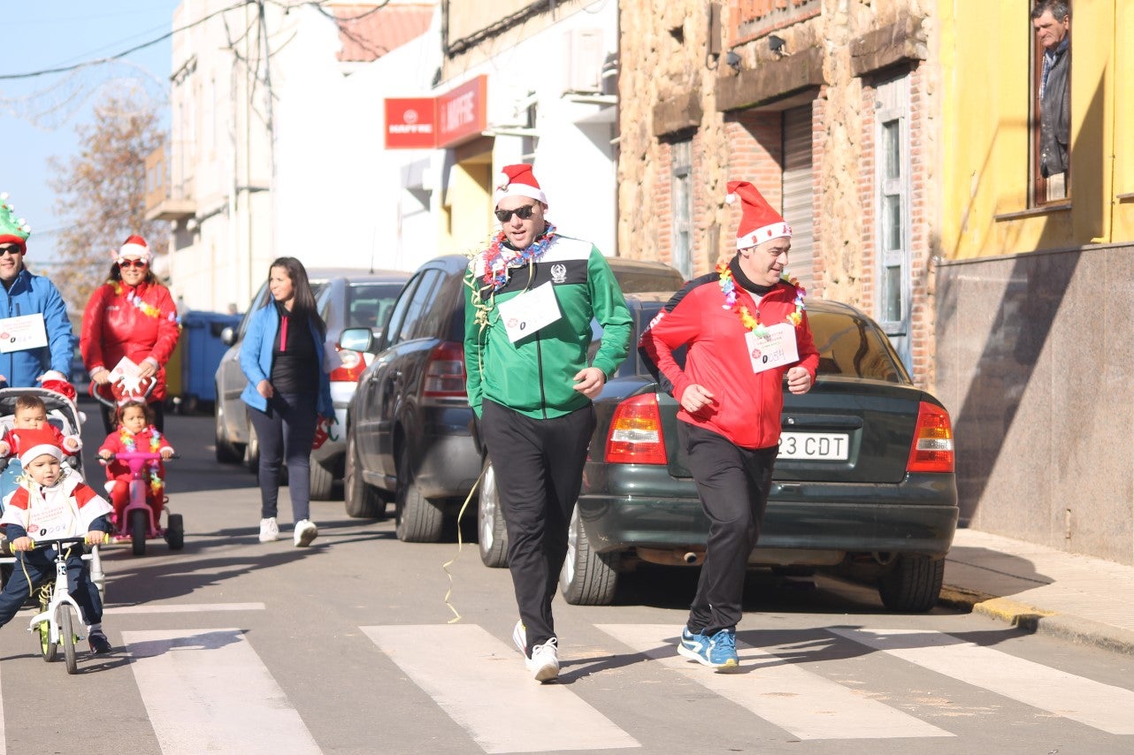 Algunas imágenes de la tercera edición de la San Silvestre Solidaria 2018, celebrada en Valverde de Leganés (30-12-2018)
