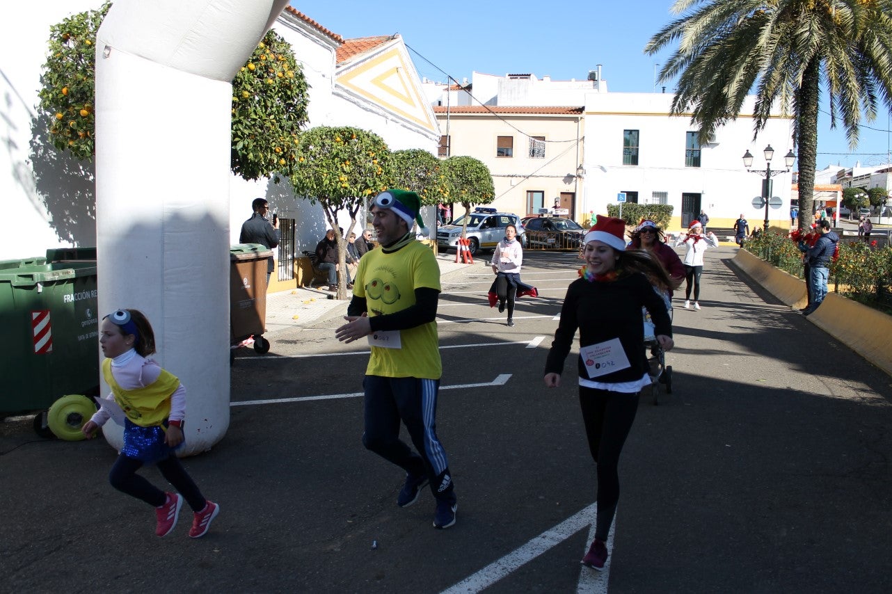 Algunas imágenes de la tercera edición de la San Silvestre Solidaria 2018, celebrada en Valverde de Leganés (30-12-2018)