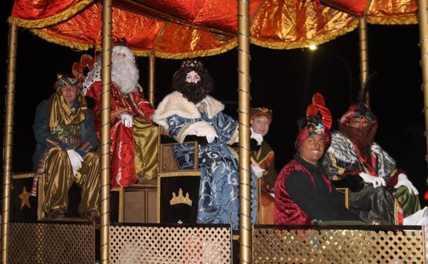 Galería. Melchor, Gaspar y Baltasar, junto a sus Pajes