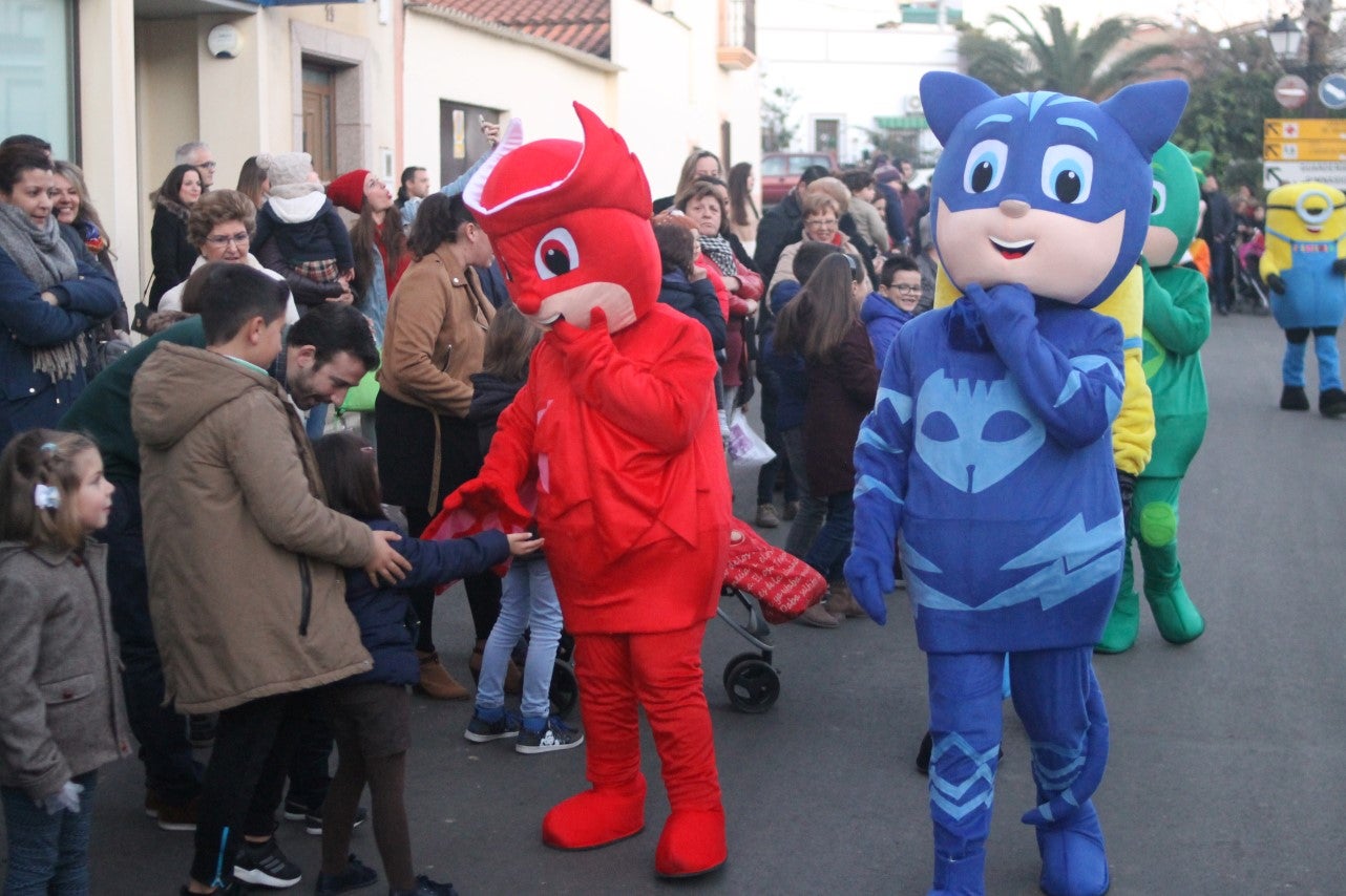 Imágenes de la cabalgata de Los Reyes Magos de Oriente en Valverde de Leganés (05-01-2019)