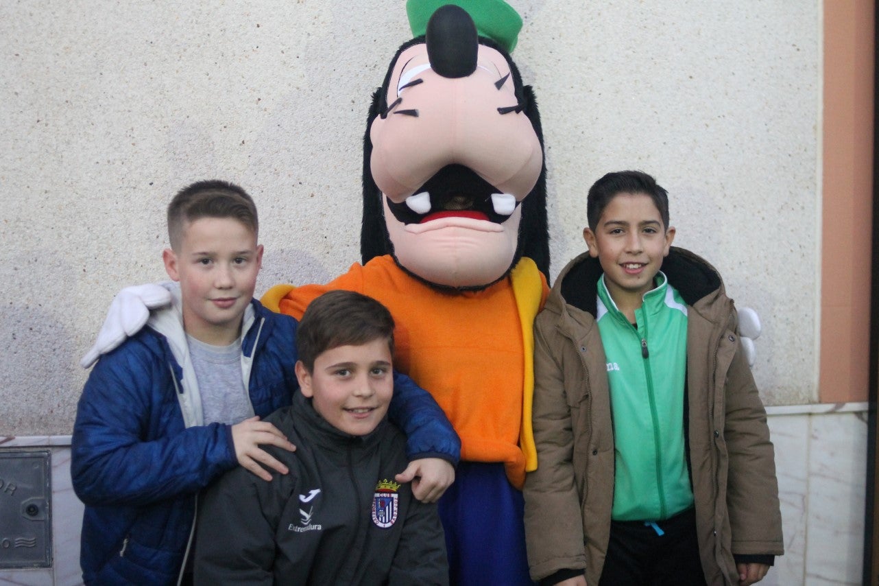 Imágenes de la cabalgata de Los Reyes Magos de Oriente en Valverde de Leganés (05-01-2019)