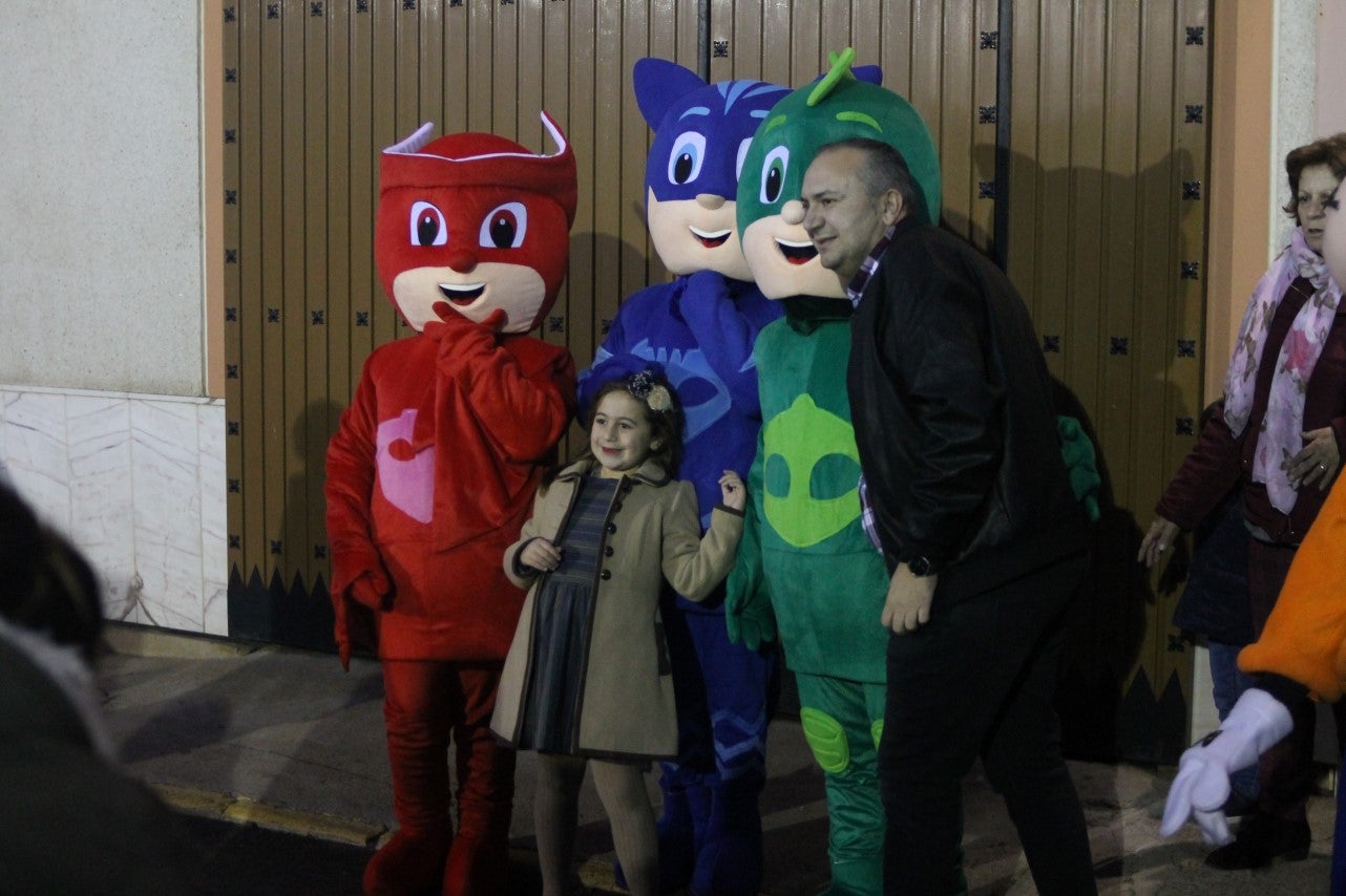 Imágenes de la cabalgata de Los Reyes Magos de Oriente en Valverde de Leganés (05-01-2019)